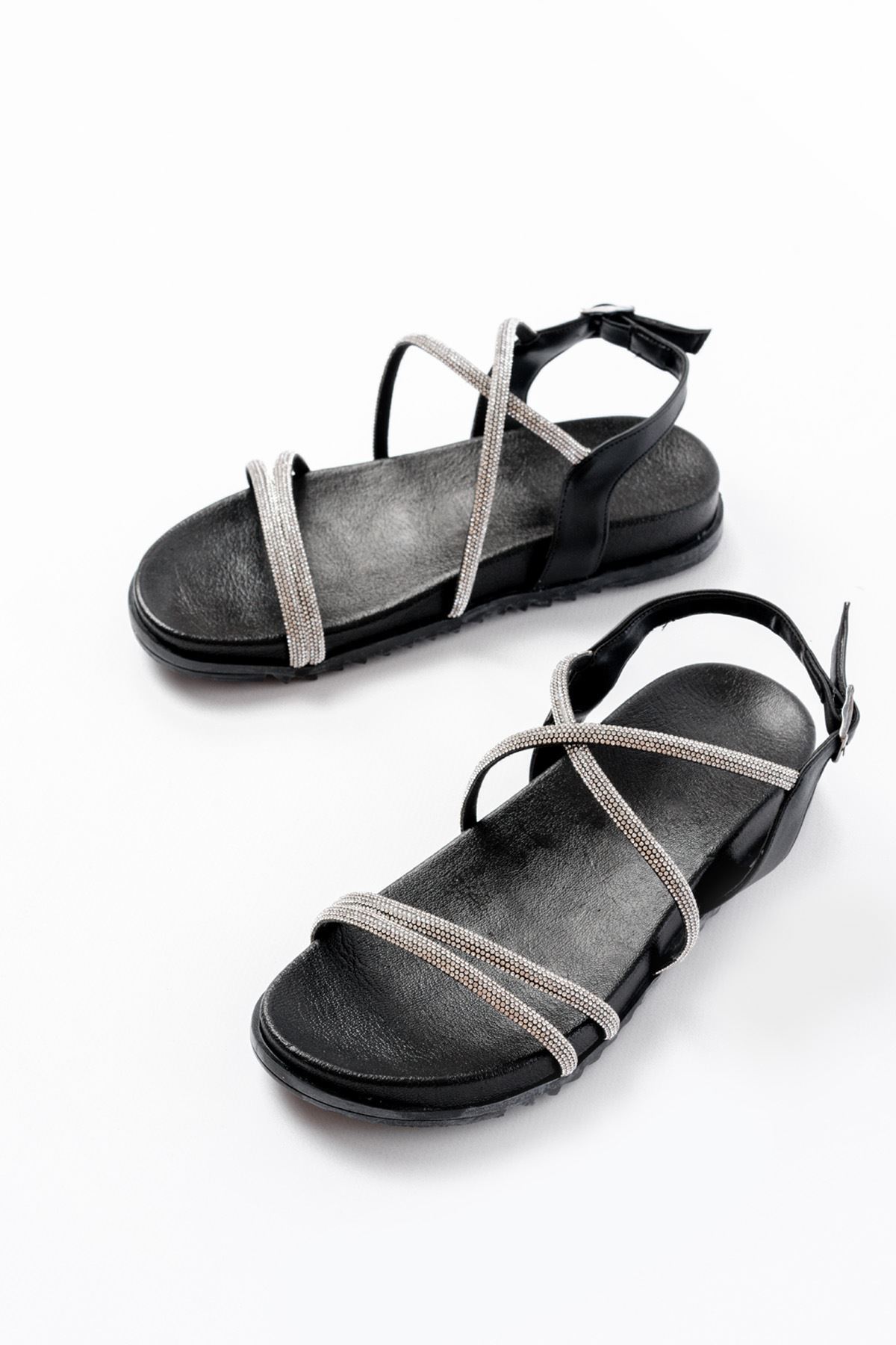 1001-1105 Siyah Gümüş Taşlı Günlük Kadın Sandalet