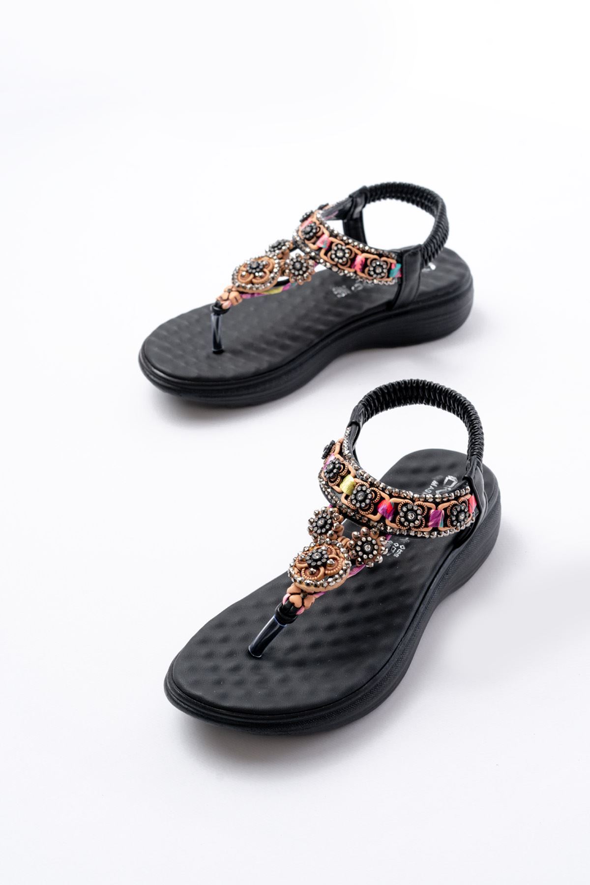 DM-609 Siyah Taşlı Arka Lastikli Parmak Arası Kadın Sandalet