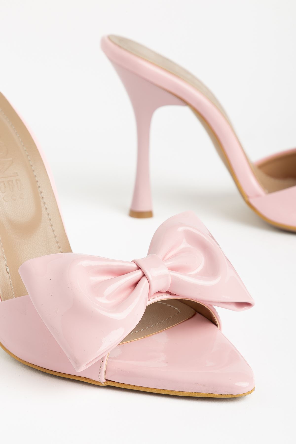 S-49 Pembe Rugan Fiyonk Detaylı 11 Cm Topuklu Kadın Terlik