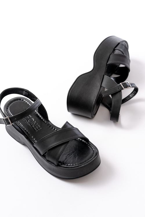24414-1005 Siyah Günlük Çapraz Dolgu Topuk Kadın Sandalet
