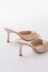 716 Bej Rugan Sivri Burunlu Topuklu Kadın Terlik