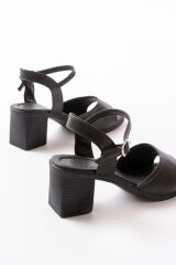 K-13 Siyah Günlük  Topuklu Kadın Sandalet