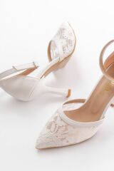K-404 Beyaz Fileli Çiçek Detaylı  Kadın Topuklu Ayakkabı