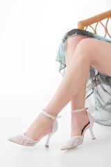 K-404 Beyaz Fileli Çiçek Detaylı  Kadın Topuklu Ayakkabı