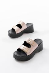 24414-574 Bej Rugan Tokalı Dolgu Topuk Kadın Terlik