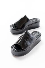 861-1011 Siyah Cam Kırığı Geniş Bantlı Dolgu Kadın Terlik