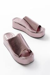 861-1011 Rose Cam Kırığı Geniş Bantlı Dolgu Kadın Terlik