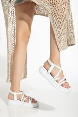 24413-841 Beyaz Dolgu Topuk Kadın Sandalet