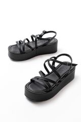 861-1029 Siyah Dolgu Kadın Sandalet