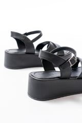861-1005 Siyah Günlük Çapraz Dolgu Topuk Kadın Sandalet