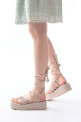 861-1010 Bej Gümüş Taşlı Bilekten Bağlamalı Kadın Sandalet