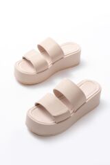 861-1034 Bej  Çıtçıtlı Dolgu Topuk Kadın Terlik