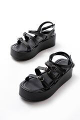 861-1222 Siyah Tokalı Bilekten Bağlamalı Dolgu Kadın Sandalet