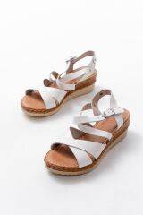 731-045 Beyaz Çapraz Hakiki Deri Dolgu Topuklu Günlük Kadın Sandalet