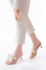 S-622 Bej Orkide Detaylı İnce Topuklu Kadın Terlik