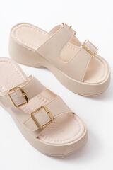 24414-574 Bej Günlük Tokalı Dolgu Topuk Kadın Terlik