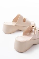 24414-574 Bej Günlük Tokalı Dolgu Topuk Kadın Terlik