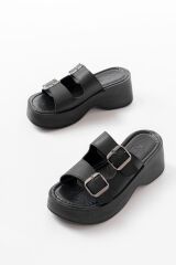 24414-574 Siyah Günlük Tokalı Dolgu Topuk Kadın Terlik