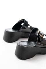 24414-574 Siyah Rugan Günlük Tokalı Dolgu Topuk Kadın Terlik