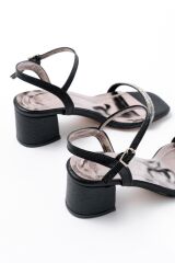 S-890 Siyah Çift Bantlı Taşlı Kalın Topuklu Kadın Ayakkabı