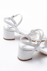 S-900  Gümüş Bantlı Taşlı Kalın Şeffaf Topuklu Kadın Ayakkabı