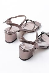 K-888 Kadın Platin İnce Sarmal Bantlı Topuklu Ayakkabı