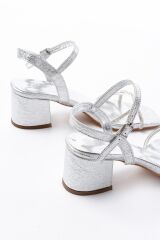 K-888 Kadın Gümüş İnce Sarmal Bantlı Topuklu Ayakkabı