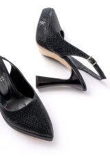 B-2101 Siyah Günlük Arkası Açık Yılan Desenli Topuklu Bayan Ayakkabı