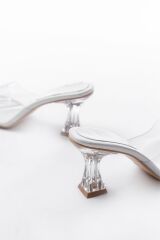 S-619 Beyaz Rugan Şeffaf Bantlı Şeffaf Topuklu Yuvarlak Burunlu Kadın Terlik