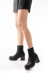 767-3011 Dalgıç Siyah Kalın Topuklu Günlük Kadın Bot