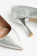K-114 Gümüş Pul Desenli Sivri Burunlu  Topuklu Kadın Ayakkabı