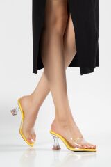 S-619 Sarı Rugan Şeffaf Bantlı Şeffaf Topuklu Yuvarlak Burunlu Kadın Terlik