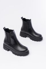 745-2137 Siyah Kalın Taban Lastikli Günlük Kadın Bot